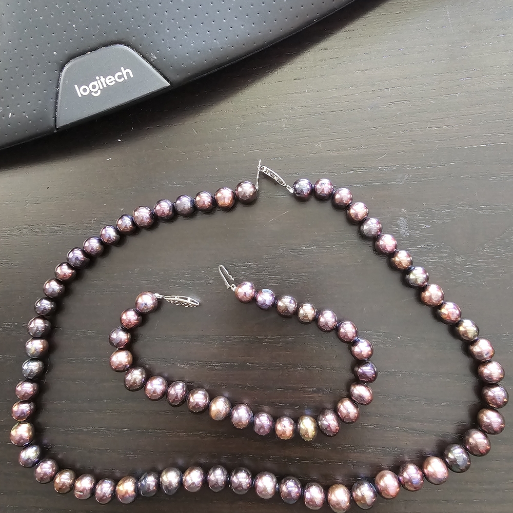 Elegant Pearl Necklace and Bracelet Set
